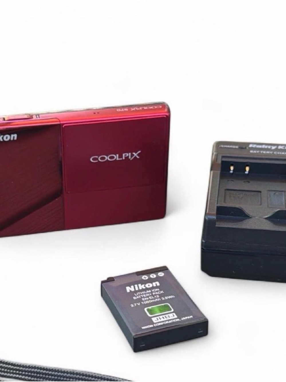 Nikon COOLPIX S70 Red Digital Camera 12.1MP Y2K Digicam Tested + Charger